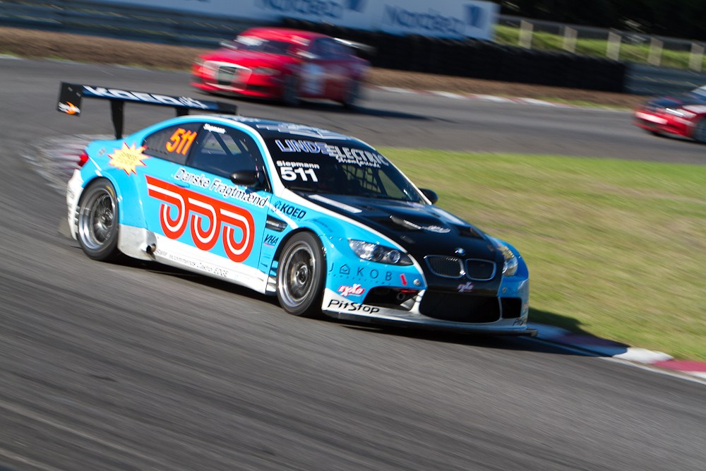 Fuld fart fremad; Christian Siepmann er med i toppen af Special Saloon Car-klassen
(Foto: Gripping Media)